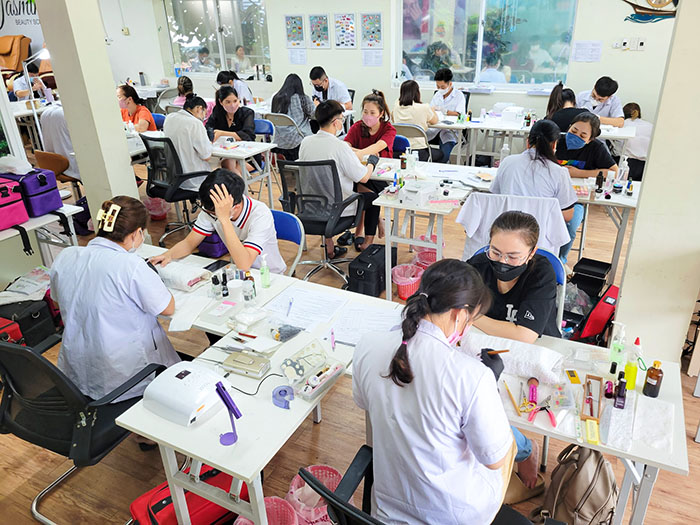 trung tam day nail