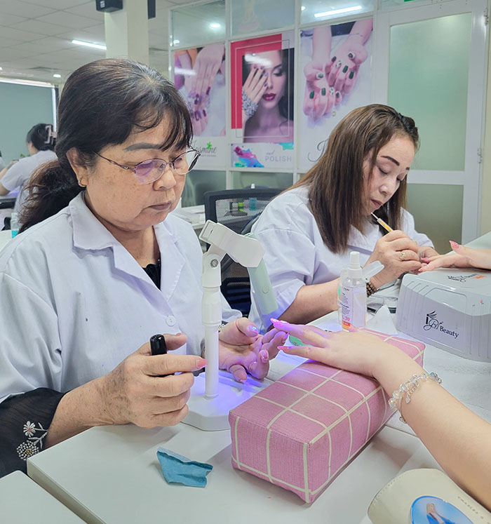trung tam day nail