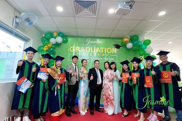 Cảm ơn học viên khóa K1 đã tin tưởng và chọn trường Jasmine Việt Nam để học nghề Nails đi làm tại Mỹ