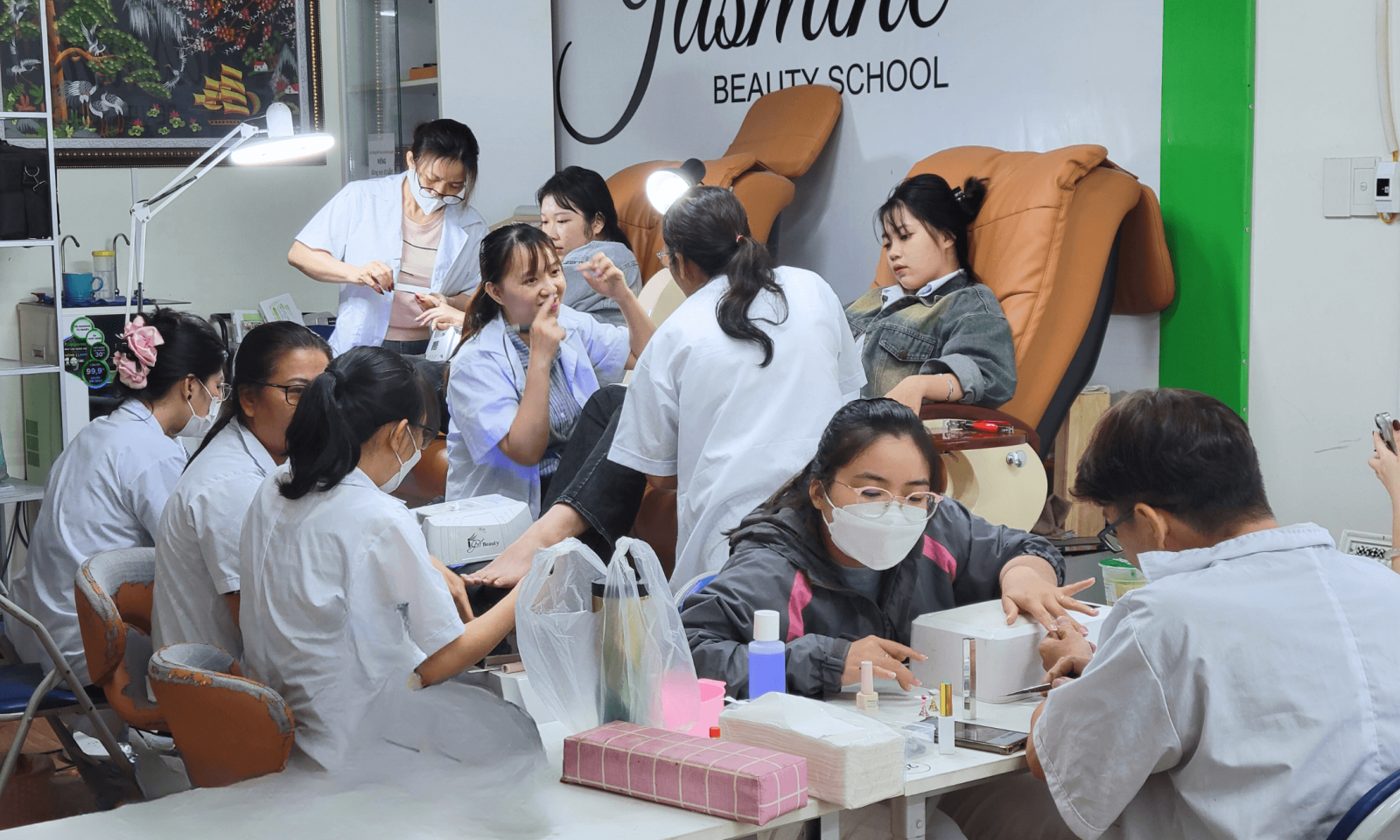 Khóa học nails tay chân nước