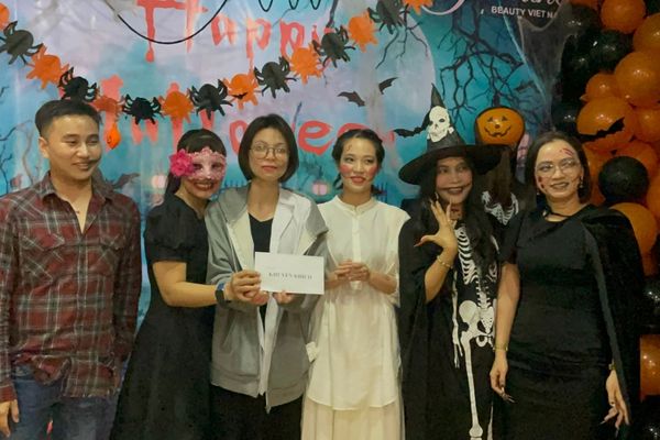 Những con ma lang thang tập hợp lại với nhau